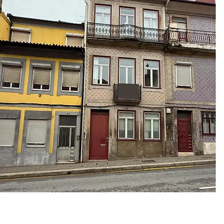 Galeria 99 - Fontainhas Historic Neighbourhood - Free Parking Apartment Porto